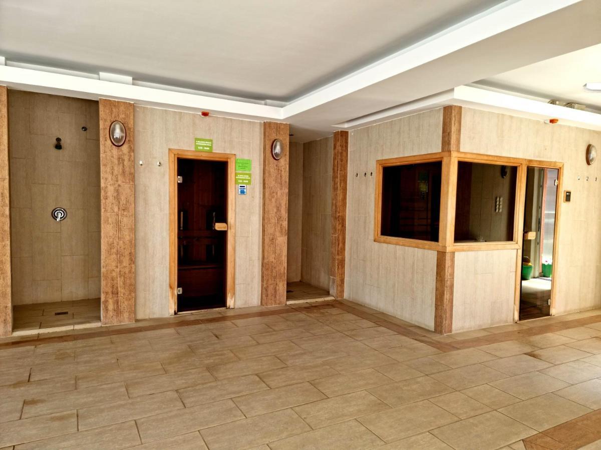 Relax Wellness Studio Hajduszoboszlo Daire Dış mekan fotoğraf