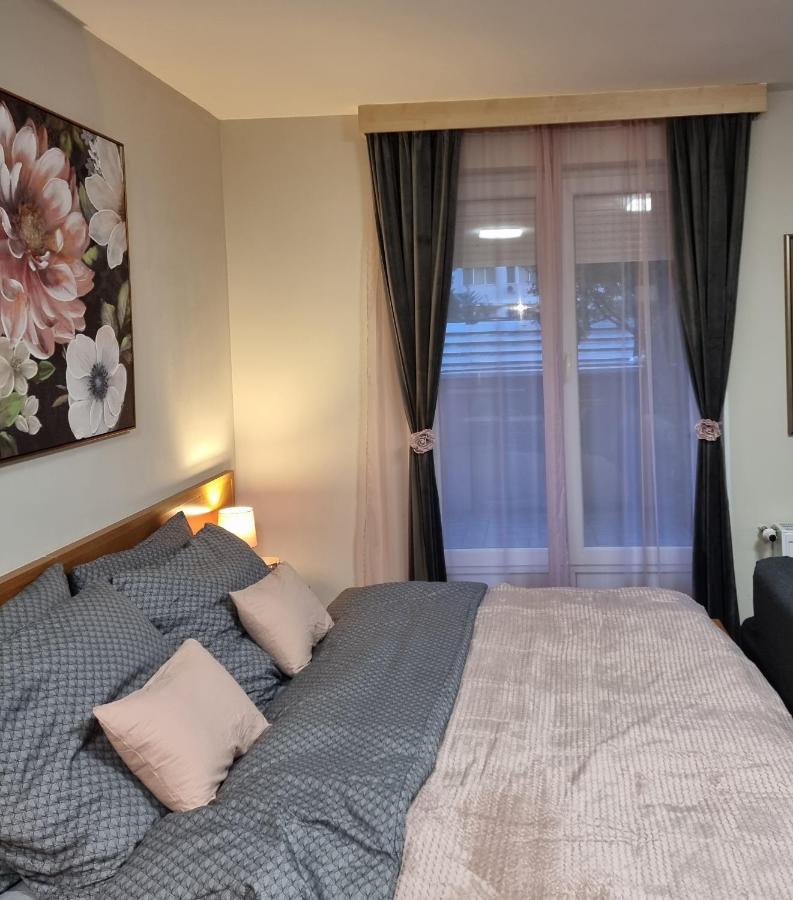 Relax Wellness Studio Hajduszoboszlo Daire Dış mekan fotoğraf