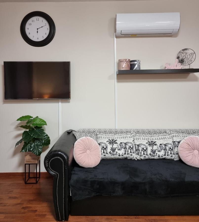 Relax Wellness Studio Hajduszoboszlo Daire Dış mekan fotoğraf