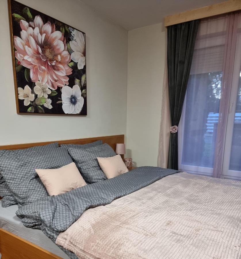 Relax Wellness Studio Hajduszoboszlo Daire Dış mekan fotoğraf