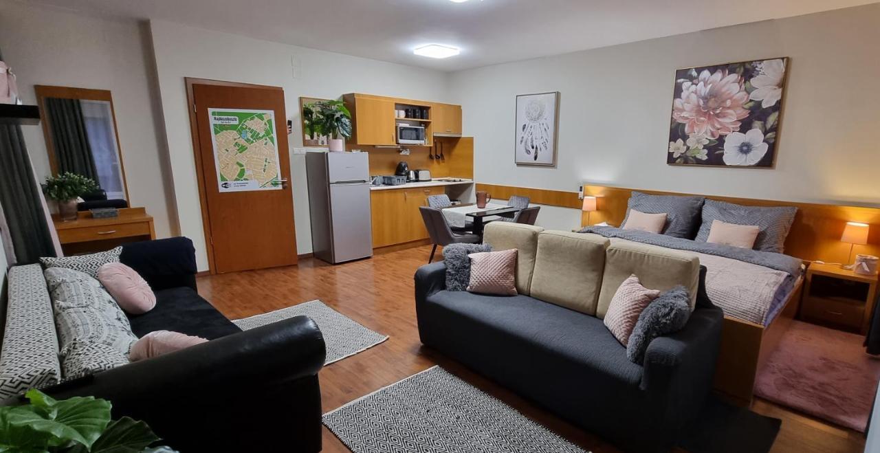 Relax Wellness Studio Hajduszoboszlo Daire Dış mekan fotoğraf