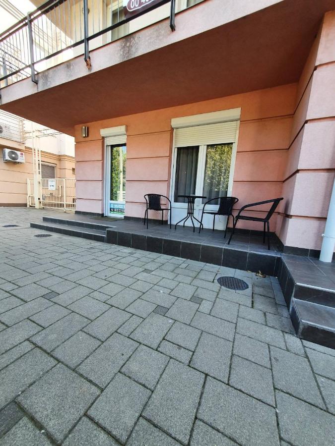 Relax Wellness Studio Hajduszoboszlo Daire Dış mekan fotoğraf