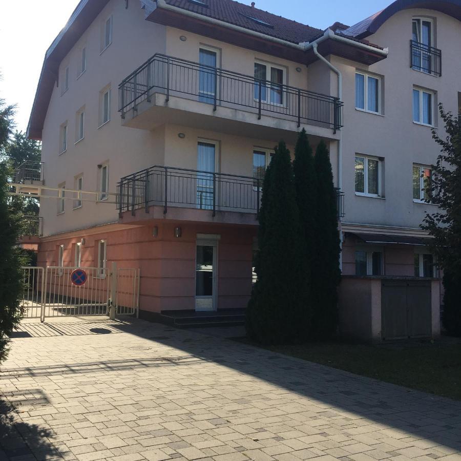 Relax Wellness Studio Hajduszoboszlo Daire Dış mekan fotoğraf