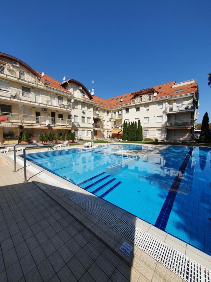 Relax Wellness Studio Hajduszoboszlo Daire Dış mekan fotoğraf